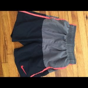 Boys Nike Swim trunks size 8-9 Excellent cond